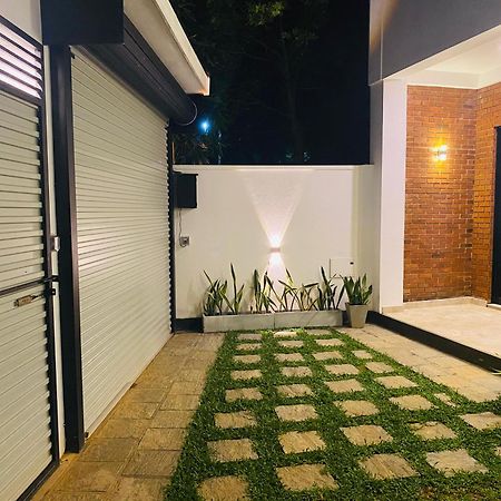 Hotel Ocean Ripples Hikkaduwa Exterior foto