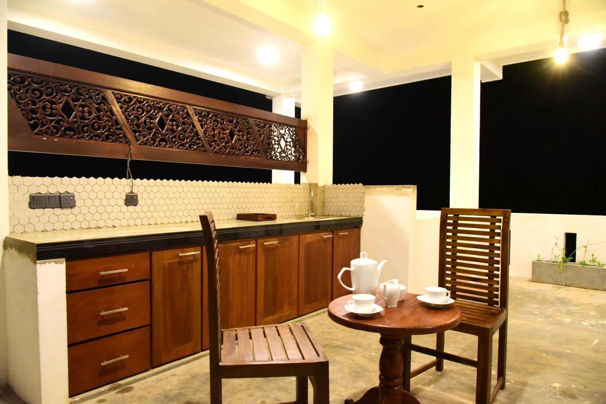 Hotel Ocean Ripples Hikkaduwa Exterior foto