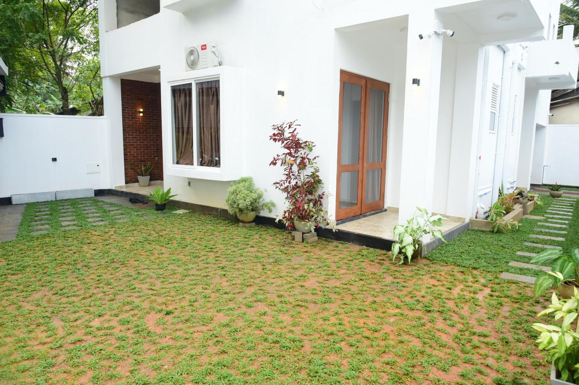 Hotel Ocean Ripples Hikkaduwa Exterior foto