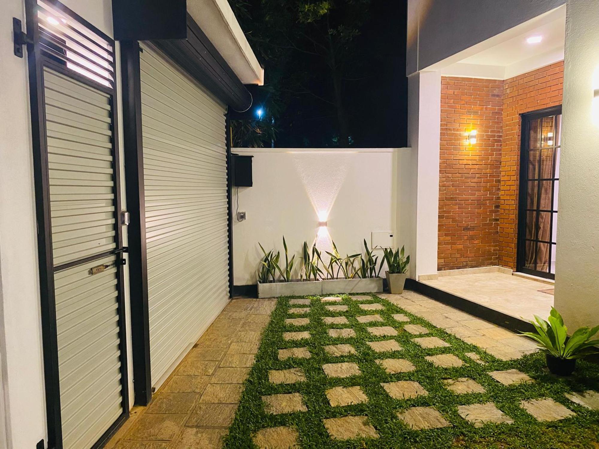 Hotel Ocean Ripples Hikkaduwa Exterior foto